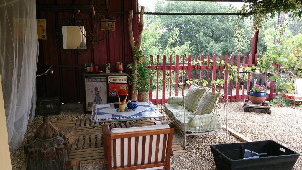 Le Mas Du Ruisseau Бельгард Номер фото
